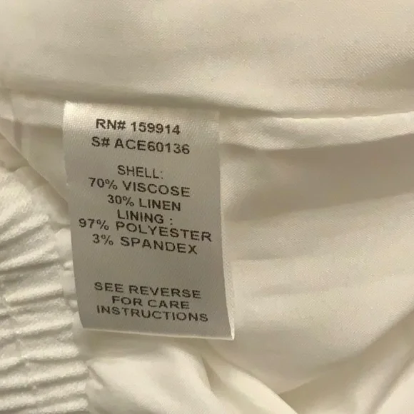 ACOA- white linen blend shorts. Lined. Size L - Picture 7 of 7